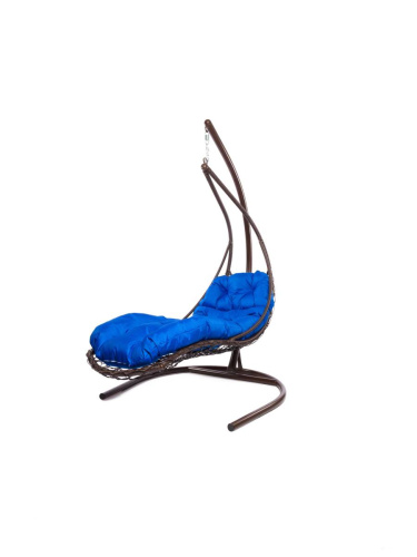 Подвесное кресло ЛЕЖАЧЕЕ, с ротангом коричневое, синяя подушка - купить в интернет-магазине Diopt.ru